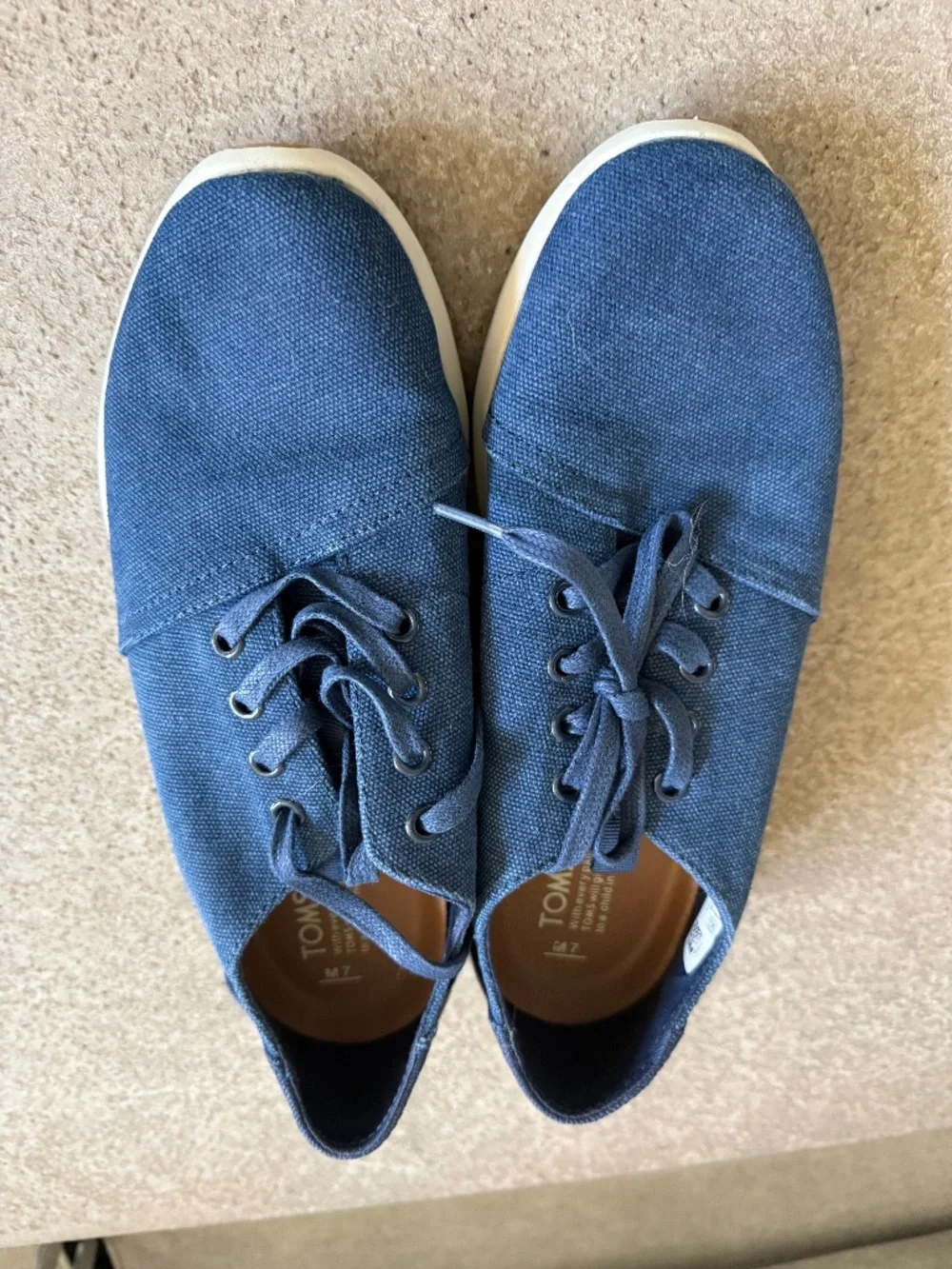 Men’s Toms shoes